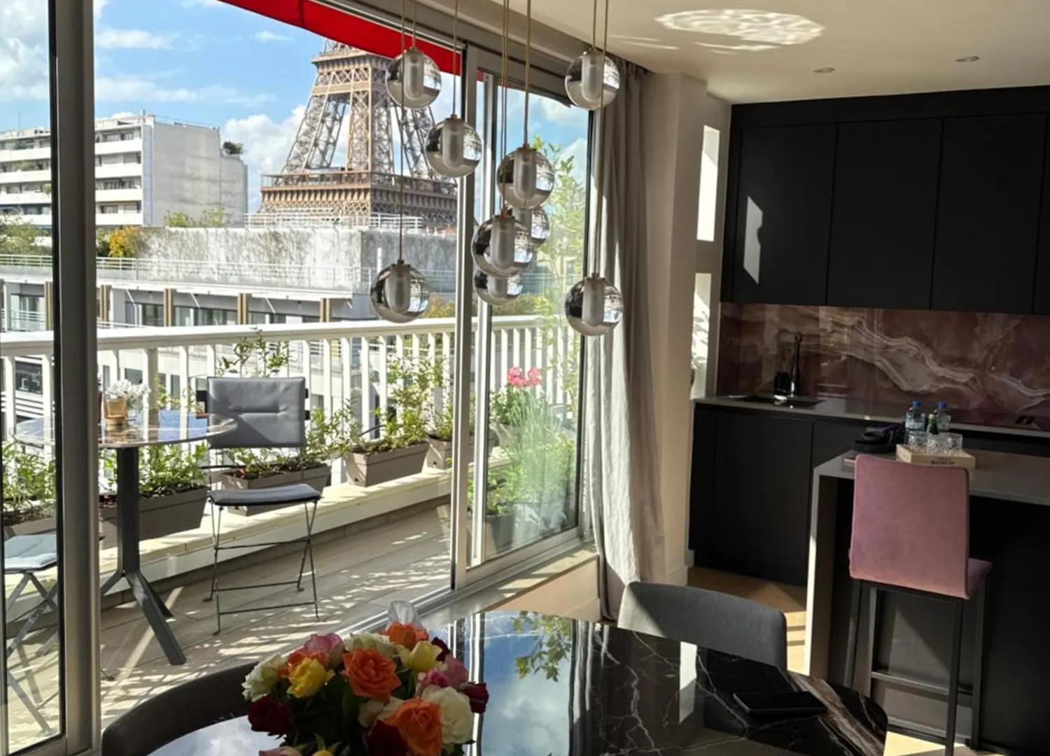 Terrasse Tour Apartment Paris France