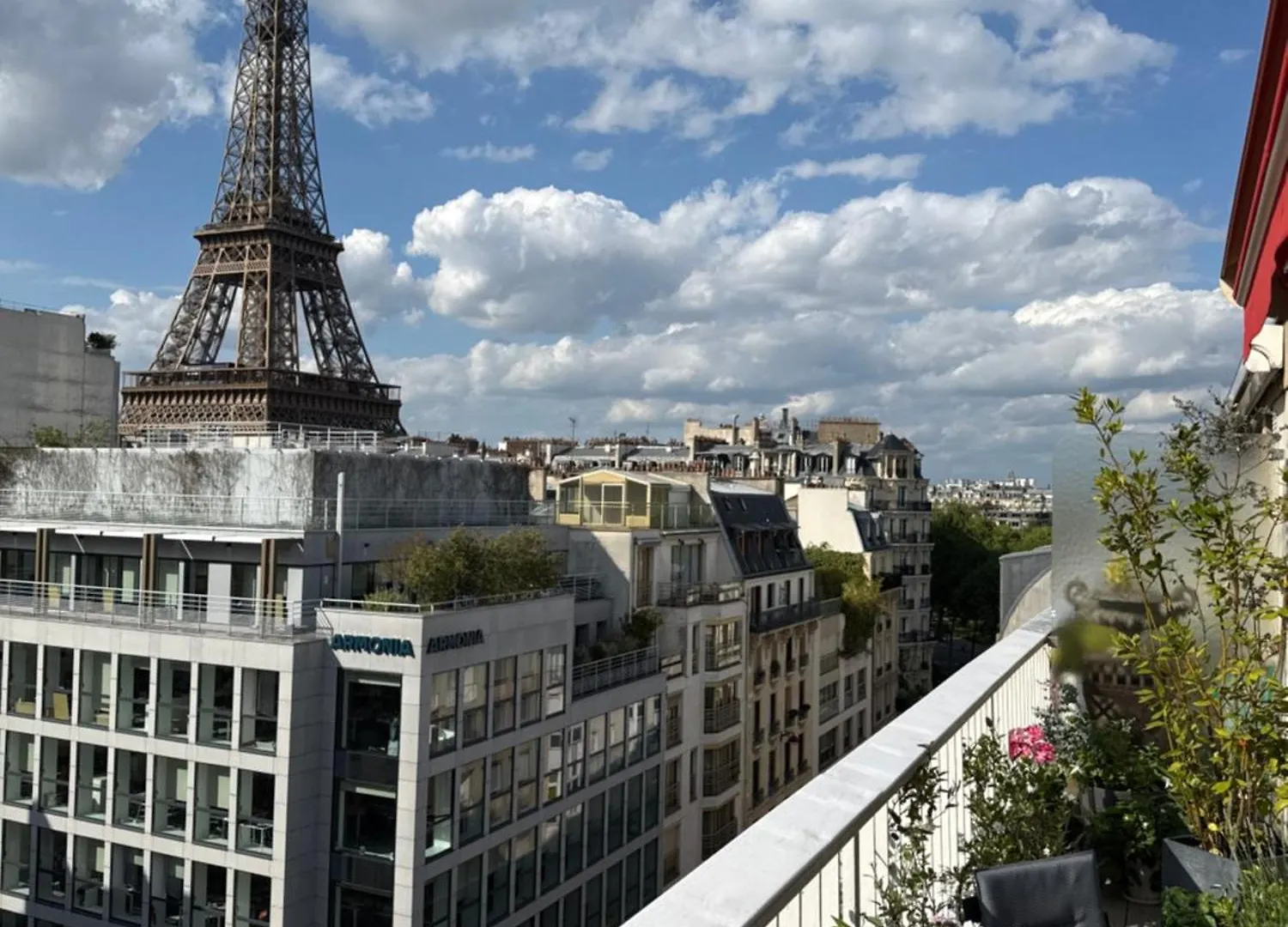 Terrasse Tour location